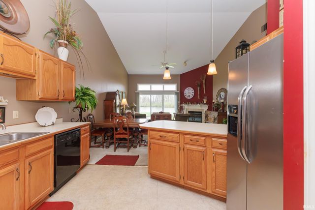 3911 N Lakeside Drive, Muncie, IN 47304