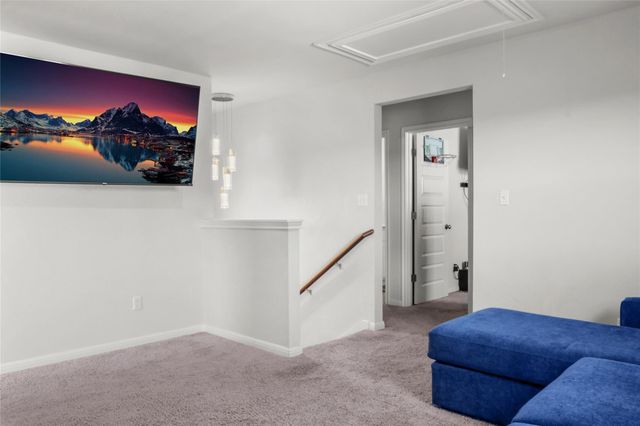 304 Tolo DR, Elgin, TX 78621