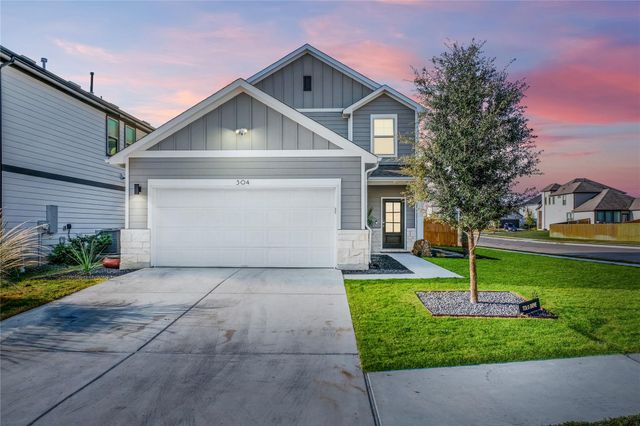 304 Tolo DR, Elgin, TX 78621