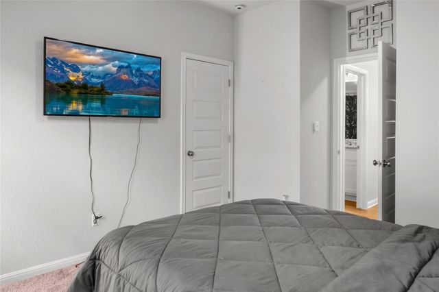 304 Tolo DR, Elgin, TX 78621