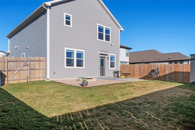 304 Tolo DR, Elgin, TX 78621