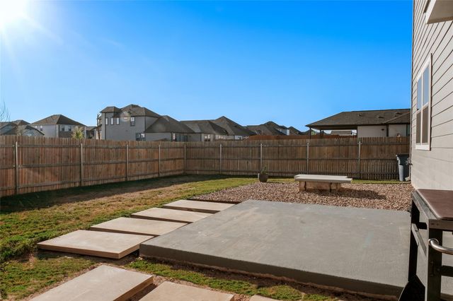 304 Tolo DR, Elgin, TX 78621