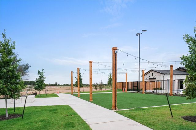 304 Tolo DR, Elgin, TX 78621