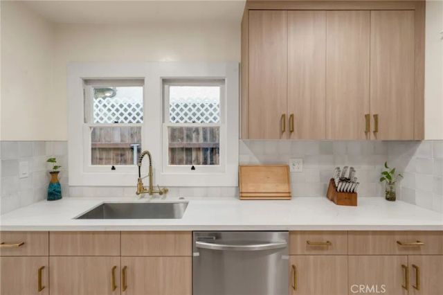 4027 E 11th, Long Beach, CA 90804