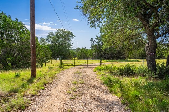 229 Lost Man Rd, Mountain Home, TX 78058