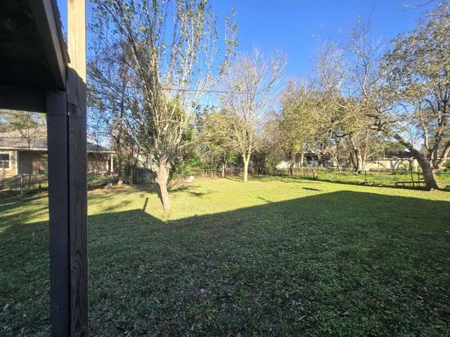 5 Lanes End Street, Baytown, TX 77520