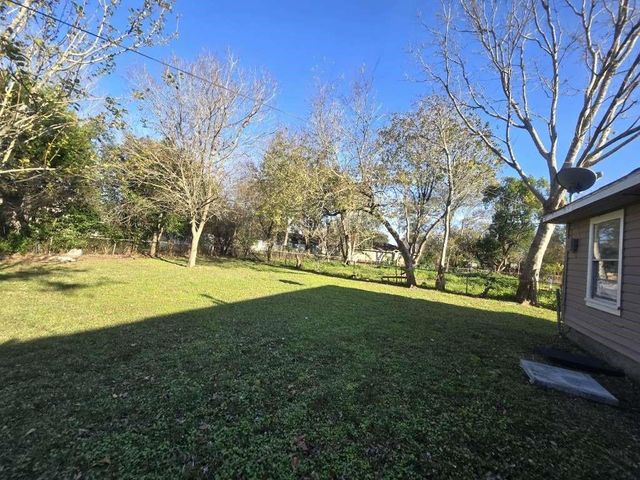 5 Lanes End Street, Baytown, TX 77520