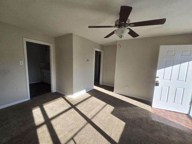 5 Lanes End Street, Baytown, TX 77520