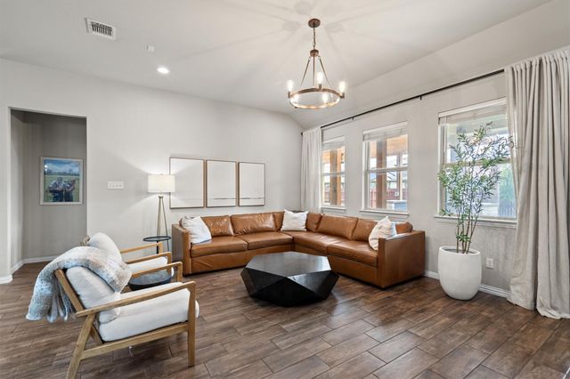 705 Hereford LOOP, Hutto, TX 78634