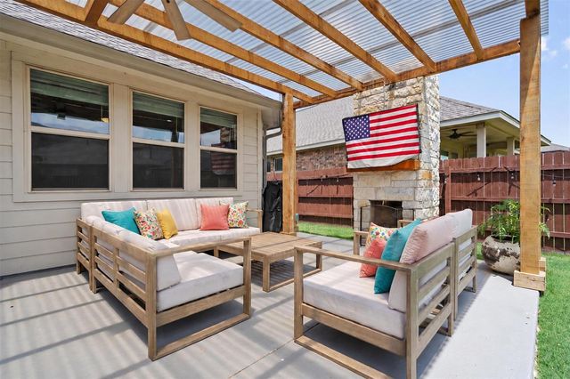 705 Hereford LOOP, Hutto, TX 78634