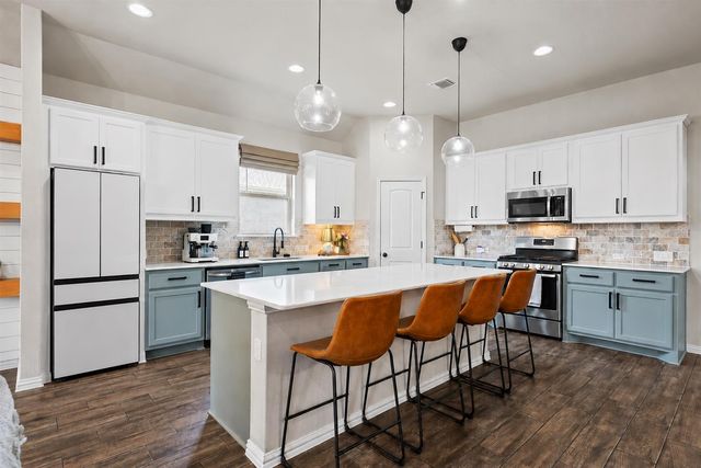 705 Hereford LOOP, Hutto, TX 78634
