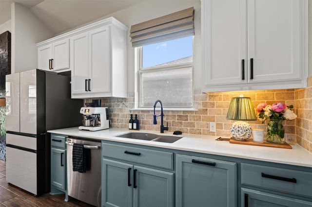 705 Hereford LOOP, Hutto, TX 78634