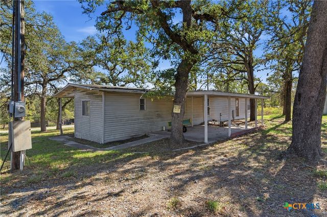 780 Oak Tree Road, Seguin, TX 78155