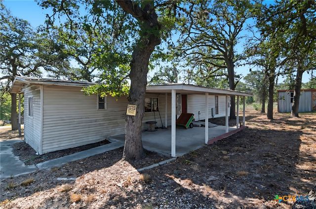 780 Oak Tree Road, Seguin, TX 78155