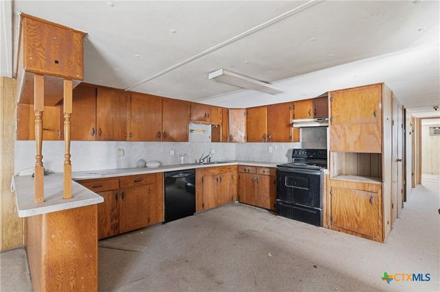 780 Oak Tree Road, Seguin, TX 78155