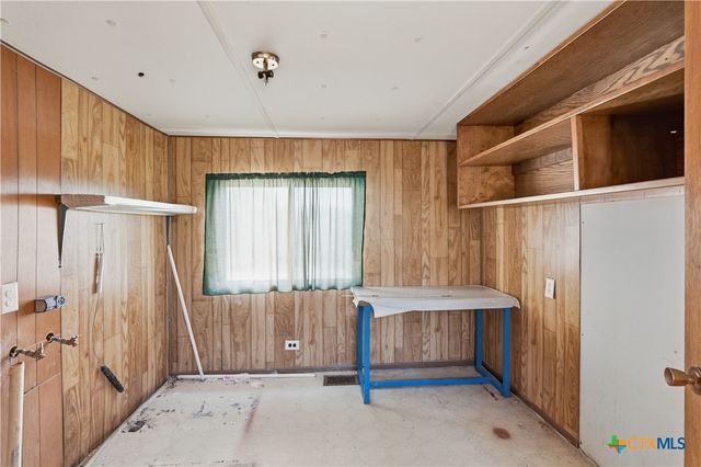 780 Oak Tree Road, Seguin, TX 78155