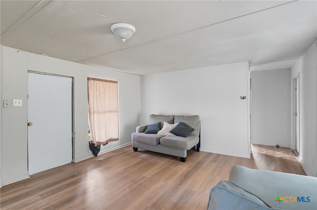 780 Oak Tree Road, Seguin, TX 78155