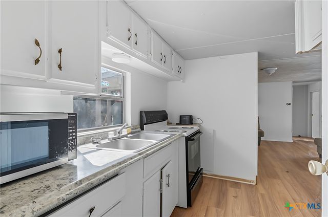 780 Oak Tree Road, Seguin, TX 78155