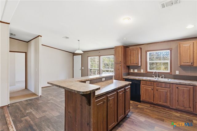 780 Oak Tree Road, Seguin, TX 78155