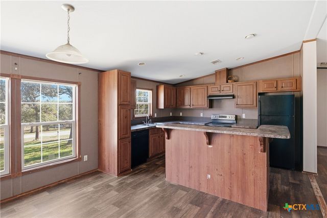 780 Oak Tree Road, Seguin, TX 78155