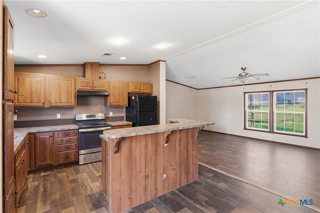 780 Oak Tree Road, Seguin, TX 78155