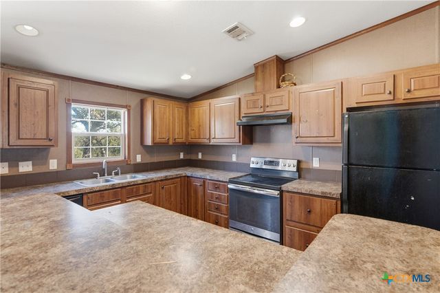 780 Oak Tree Road, Seguin, TX 78155