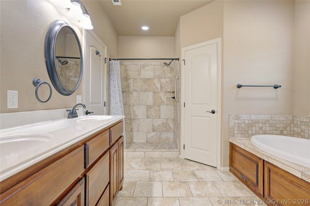 3600 Carriage Point, Durant, OK 74701