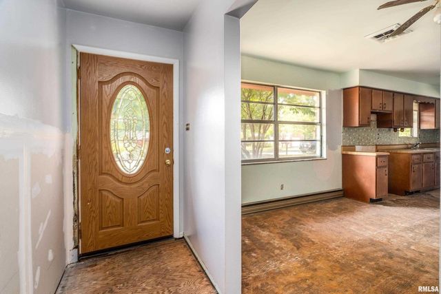 1378 Skelcher Boulevard, Makanda, IL 62958