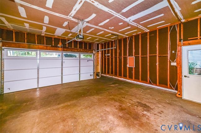7731 Flag Tail Dr, Midlothian, VA 23112
