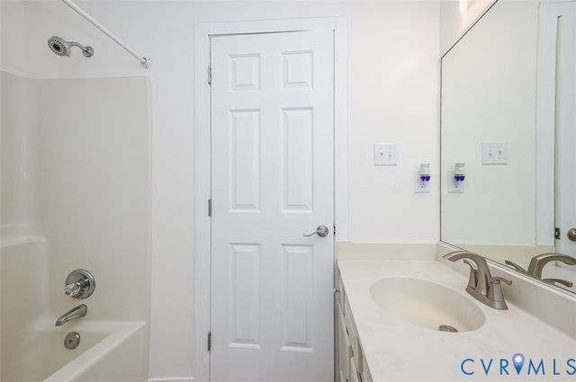 7731 Flag Tail Dr, Midlothian, VA 23112