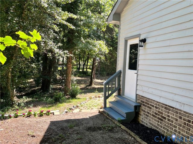 7731 Flag Tail Dr, Midlothian, VA 23112