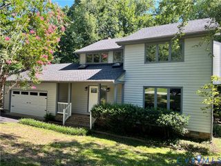 7731 Flag Tail Dr, Midlothian, VA 23112
