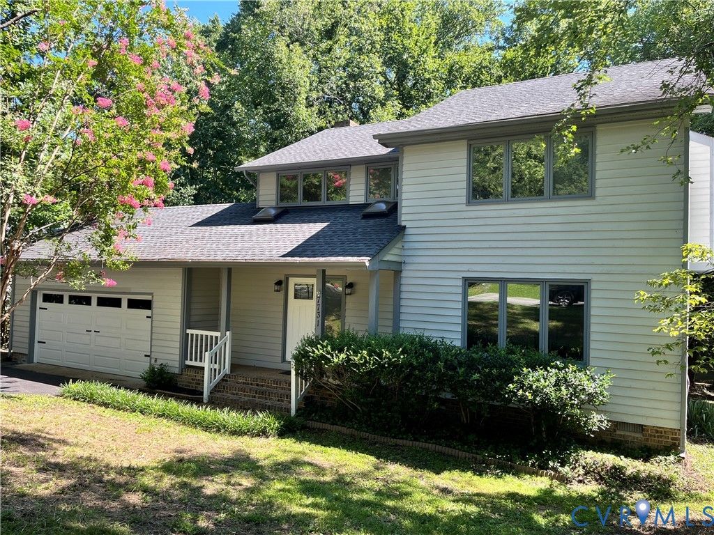 7731 Flag Tail Dr, Midlothian, VA 23112
