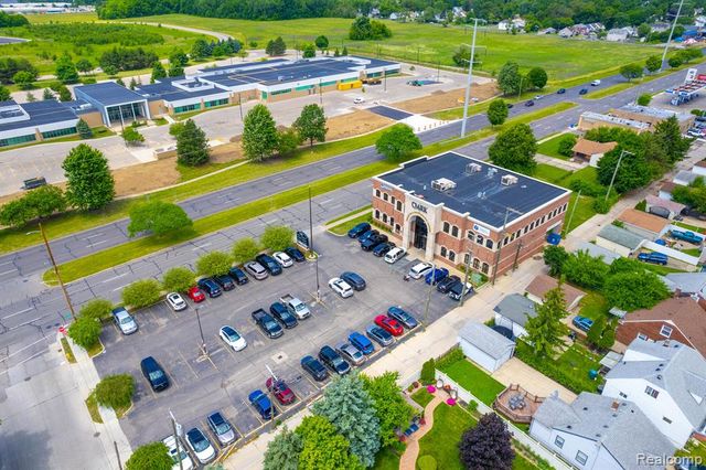 6050 Greenfield Road, Dearborn, MI 48126