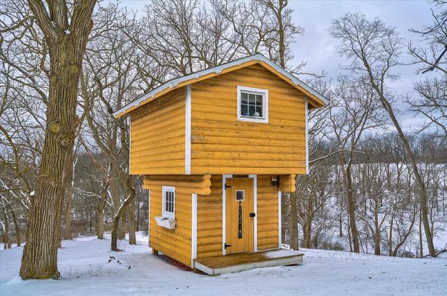 10538 W Erbe Road, Blue Mounds, WI 53517