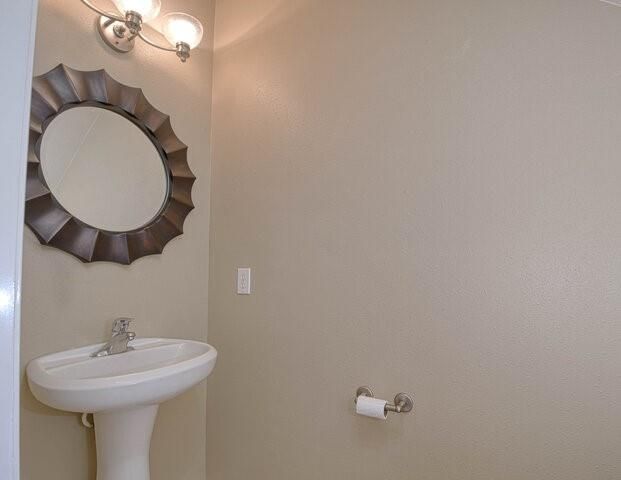 107 Cove W, Conroe, TX 77356
