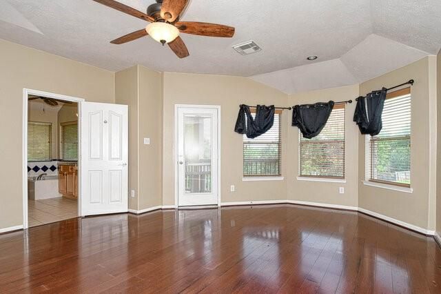 107 Cove W, Conroe, TX 77356