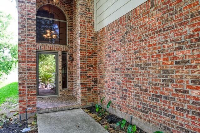 107 Cove W, Conroe, TX 77356