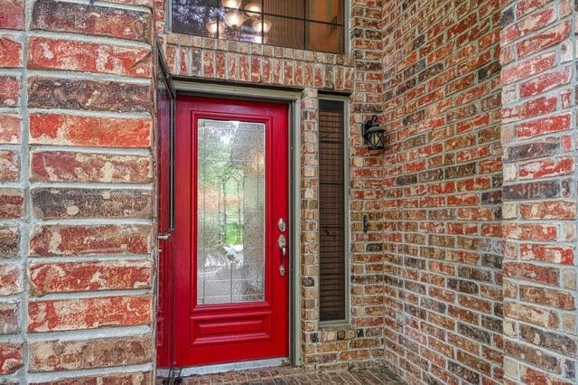 107 Cove W, Conroe, TX 77356