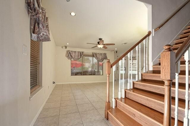107 Cove W, Conroe, TX 77356