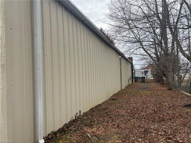 808 W English Road, High Point, NC 27262