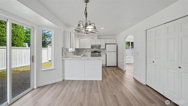 20707 122nd Place SE, Kent, WA 98031
