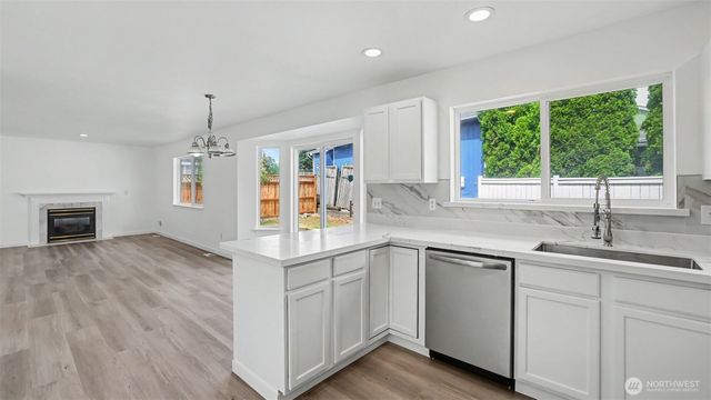 20707 122nd Place SE, Kent, WA 98031