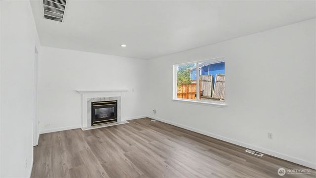 20707 122nd Place SE, Kent, WA 98031