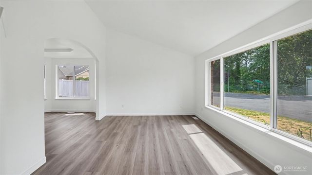 20707 122nd Place SE, Kent, WA 98031