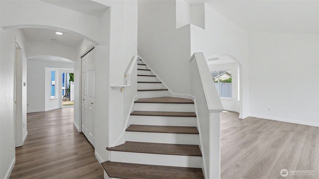 20707 122nd Place SE, Kent, WA 98031