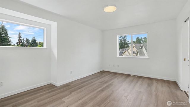 20707 122nd Place SE, Kent, WA 98031