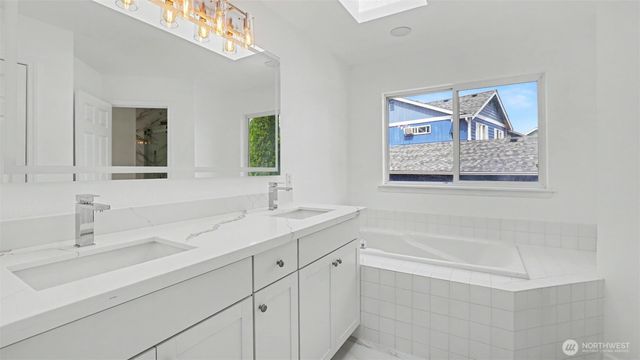 20707 122nd Place SE, Kent, WA 98031