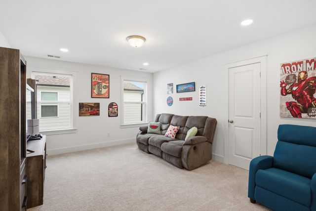 224 Cornice Dr, La Vergne, TN 37086