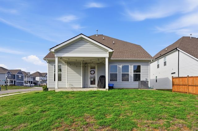 224 Cornice Dr, La Vergne, TN 37086